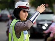 Dirlantas Polda Metro Jaya Menerapkan Jalur Sepeda Motor Di Jalan MH Thamrin