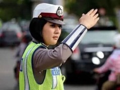 Dirlantas Polda Metro Jaya Menerapkan Jalur Sepeda Motor Di Jalan MH Thamrin