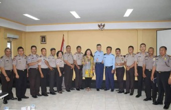 Berikan Pelayanan Terbaik, Bhabinkamtibmas Jajaran Polres Metro Jakarta Barat Mendapatkan Piagam Penghargaan