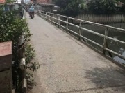 Warga Kampung Asem Semanan Minta Jalan Jembatan Warung Pojok Dilebarkan