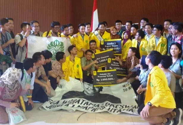 Angga Wiratama Lokeswara Juara 1 Mapres Utama UI 2018