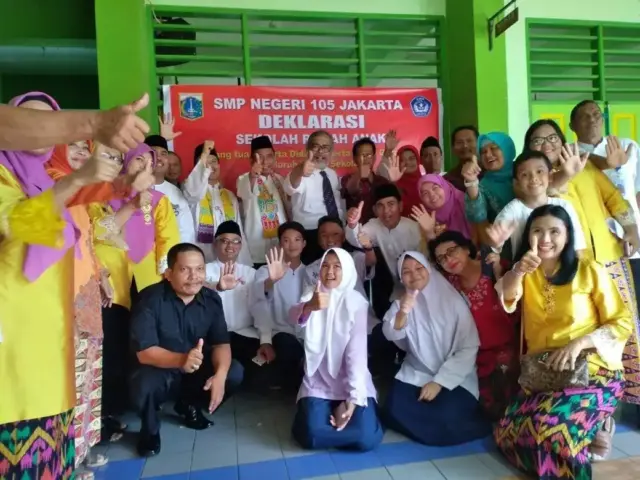 Komnas Perlindungan Anak Bersama SMPN 105 Deklarsikan Sekolah Ramah Anak Komnas Perlindungan Anak Bersama SMPN 105 Deklarsikan Sekolah Ramah Anak