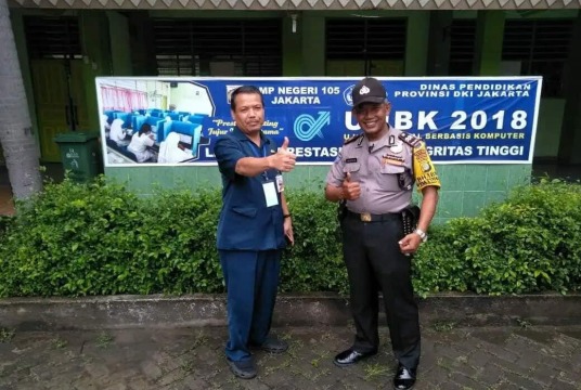 Binmas Kemsel Monitoring Giat UNBK 2018 di SMPN 105 Jakarta Barat