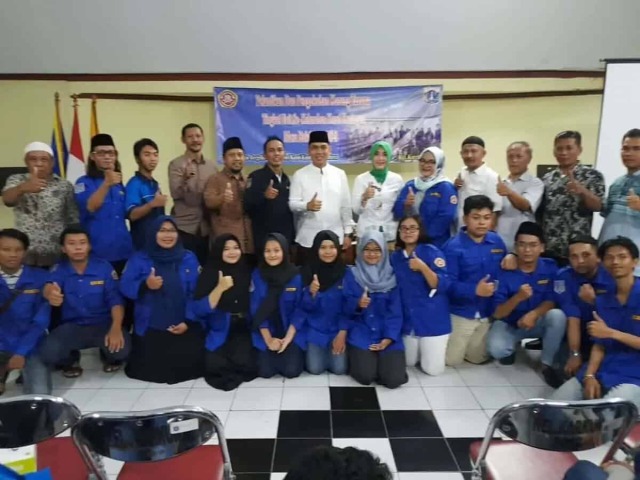 Kembangkan UKM, Karang Taruna Karet Kuningan Gelar Bazar Rakyat