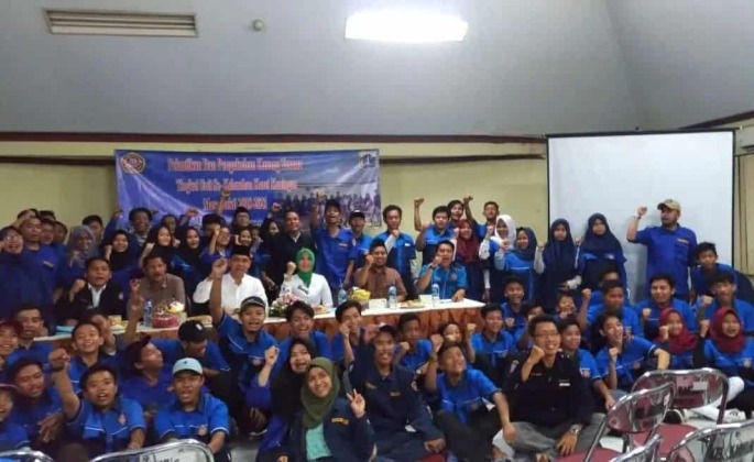 Kembangkan UKM, Karang Taruna Karet Kuningan Gelar Bazar Rakyat