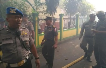 Gudang Styrofoam Terbakar di Meruya