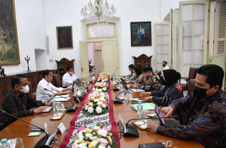 Jokowi Kumpulkan Menteri Bidang Ekonomi Setelah Kunjungan Luar Negeri