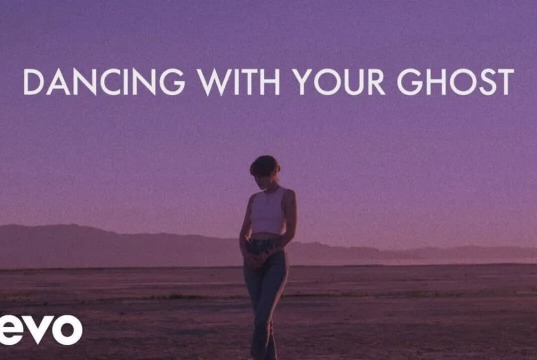 Lirik Lagu Dancing With Your Ghost dan Terjemahan - Sasha Alex Sloan