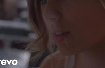 Lirik Lagu Back To December dan Terjemahan – Taylor Swift